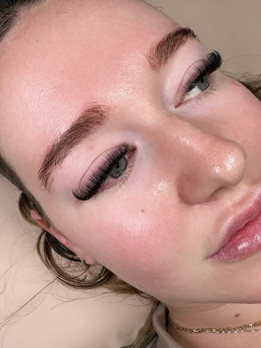 Belle Élégante — lash extensions